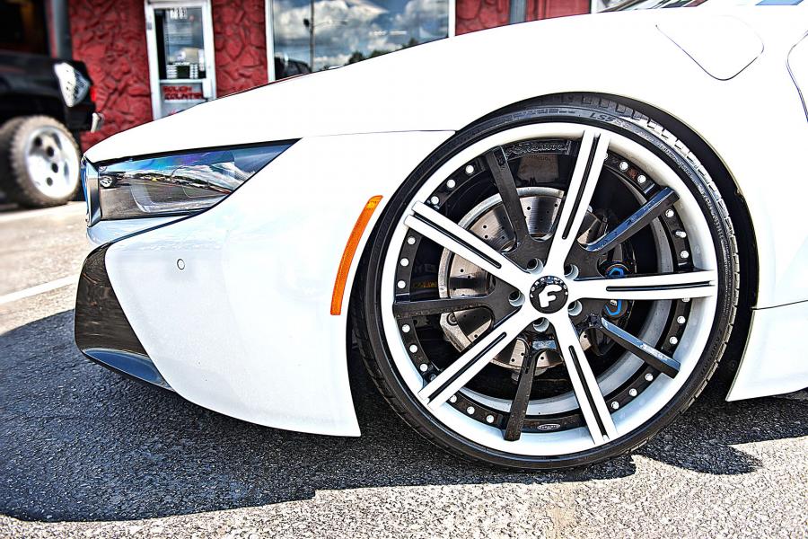 Детали экстерьера BMW i8 on Forgiato Wheels (S220-ECL) 2019 года  (фото 4 из 5)